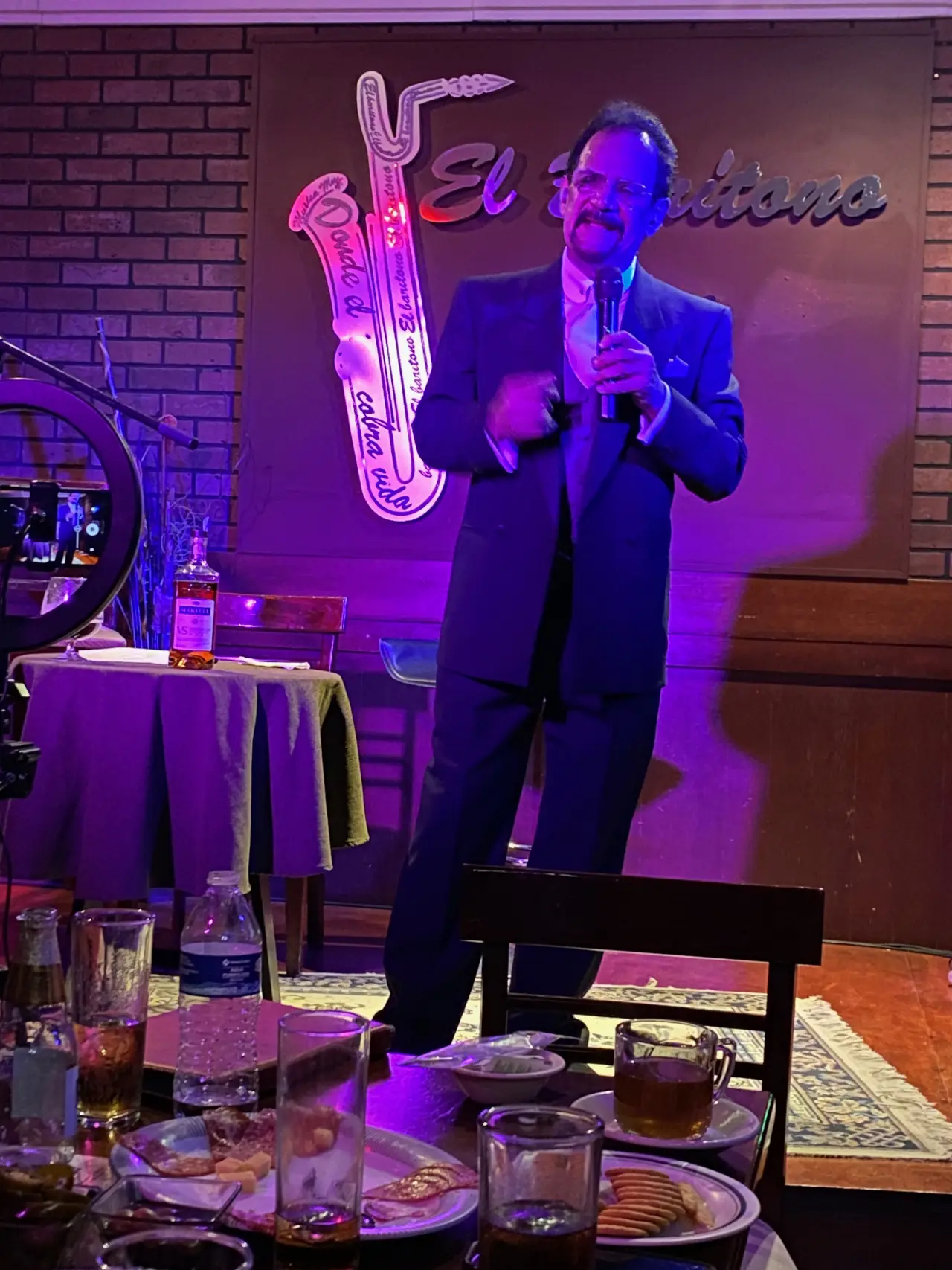 Tony Sáenz en El Barítono